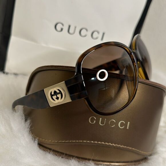 ?Authentic Gucci Sunglasses with Box?